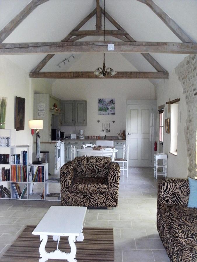 Gite De L'Octroy Poitou Oiron Exterior photo
